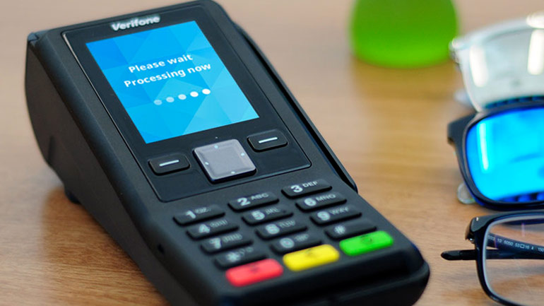 FrenchPay-location-tpe-comptoir-caisse-Verifone-V200c-clavier-client-P200